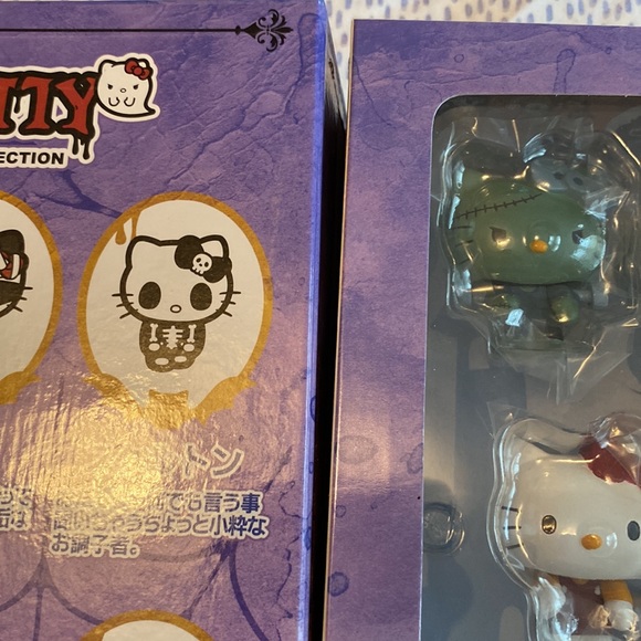 Hello kitty 2011 Halloween collectable set BNIB never opened - Picture 7 of 8